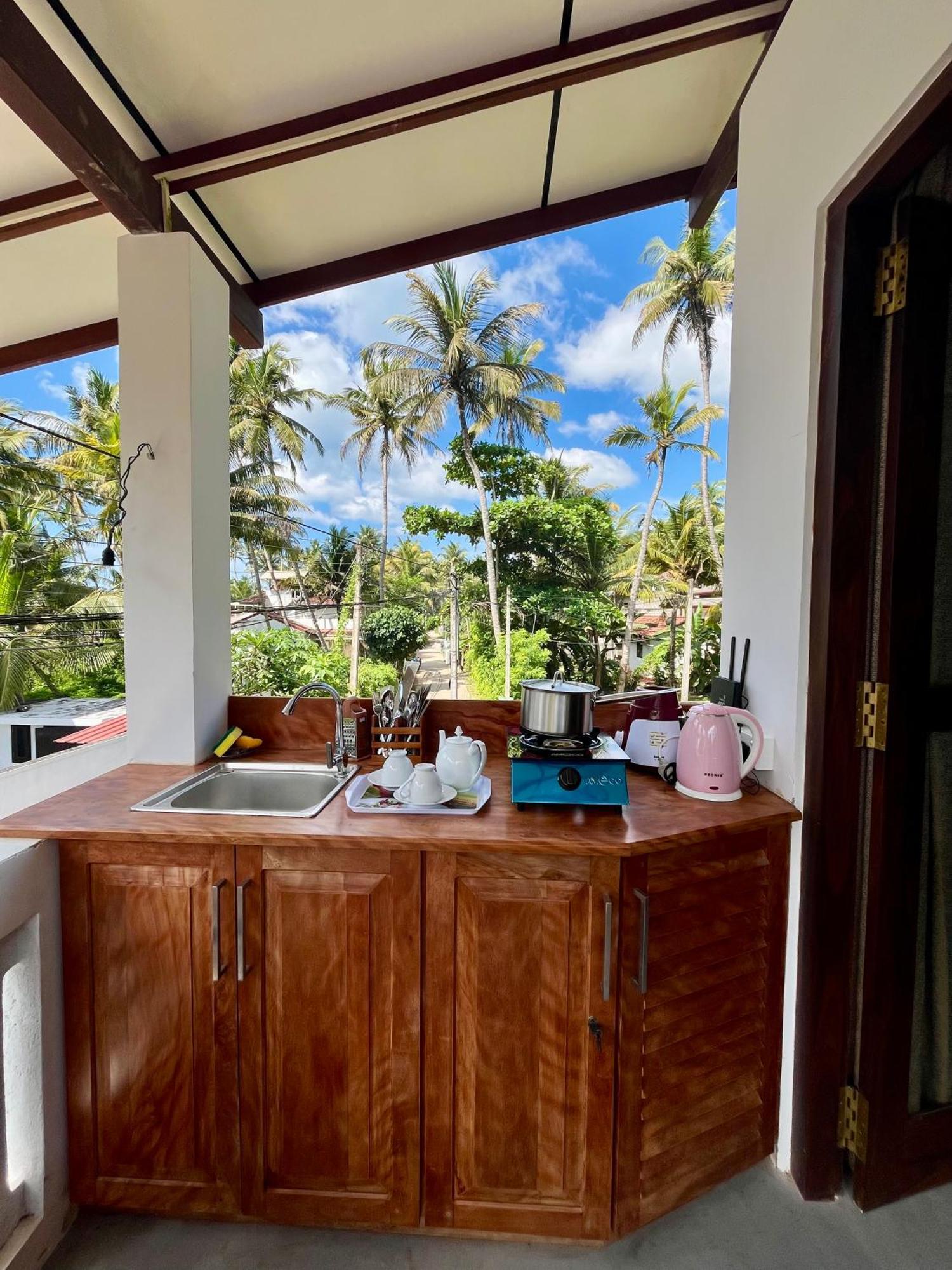 Cosynsurf Bed & Breakfast Matara Exterior photo